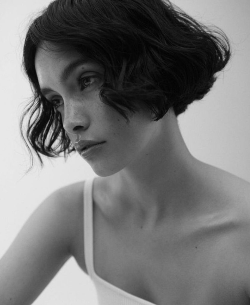 Bob with curl - 2023 Spring / Summer Hair Trend